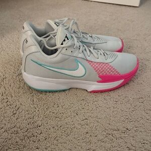 Nike Women's Gray and Pink Athletic Shoes